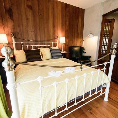 Roomquest Rimrabeang At Ампхава Экстерьер фото