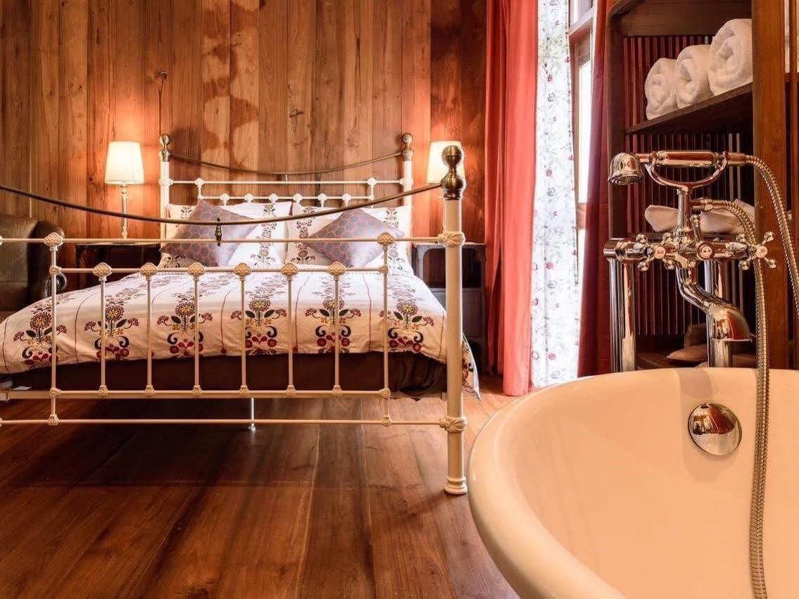 Roomquest Rimrabeang At Ампхава Экстерьер фото